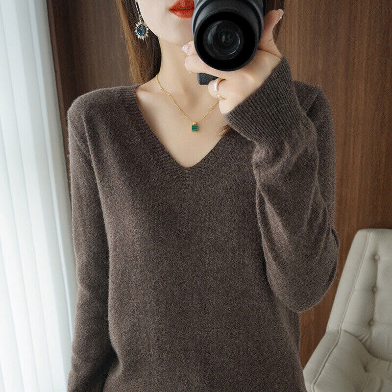 Fleur | Minimalistischer Pullover mit V-Ausschnitt aus leichtem Strick