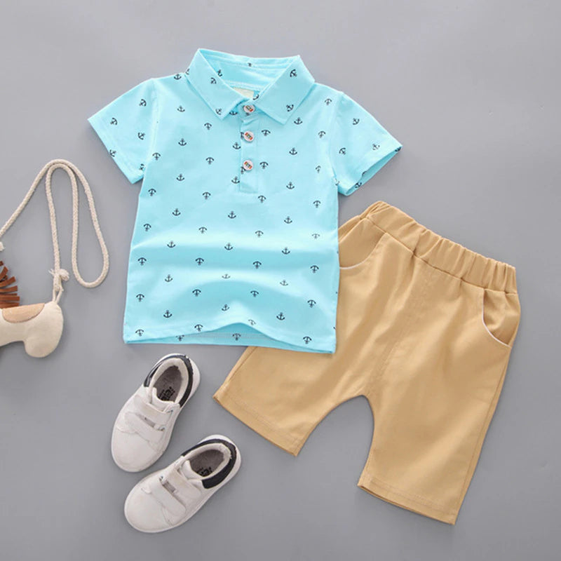 Ryan | Poloshirt und Shorts mit Schnurrbartdruck für Jungen