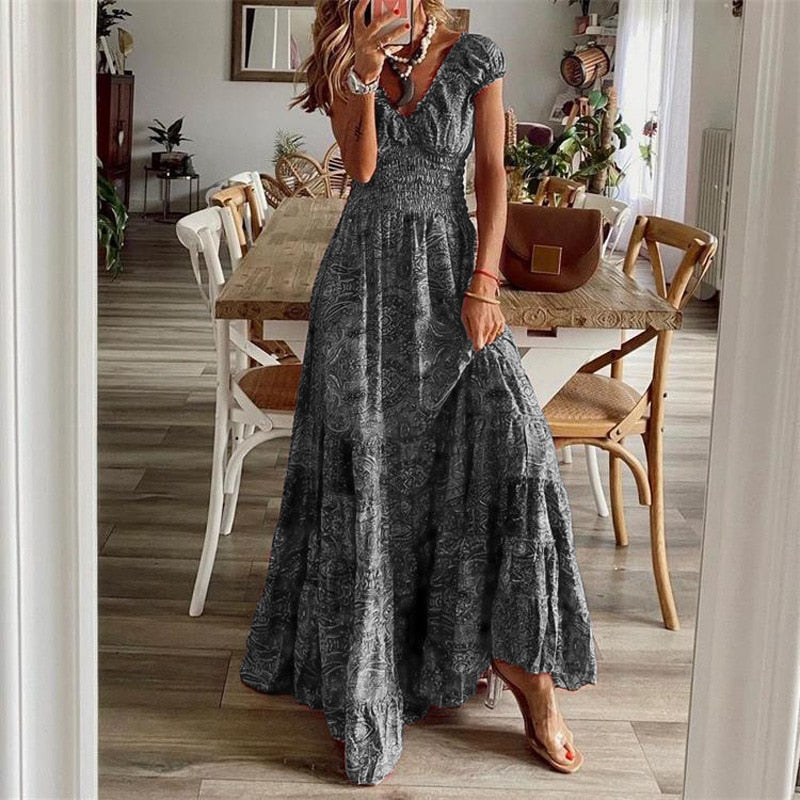 Minerva | Kurzärmeliges Maxikleid mit V-Ausschnitt und Boho-Print