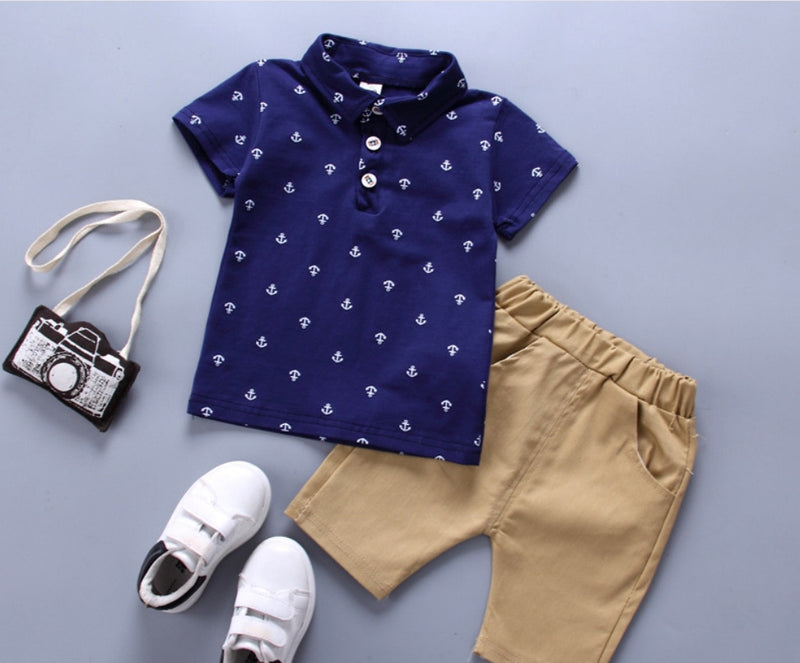Ryan | Poloshirt und Shorts mit Schnurrbartdruck für Jungen