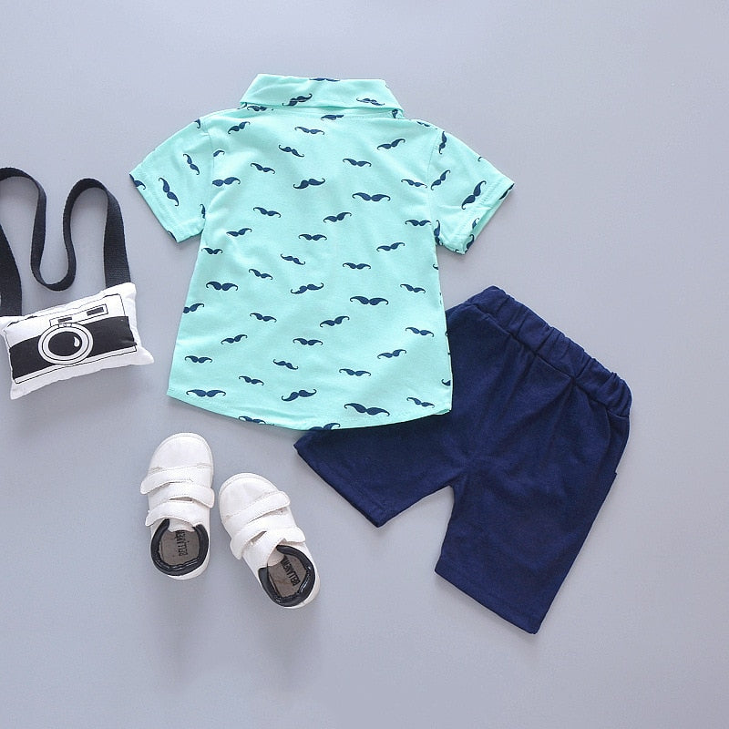 Ryan | Poloshirt und Shorts mit Schnurrbartdruck für Jungen
