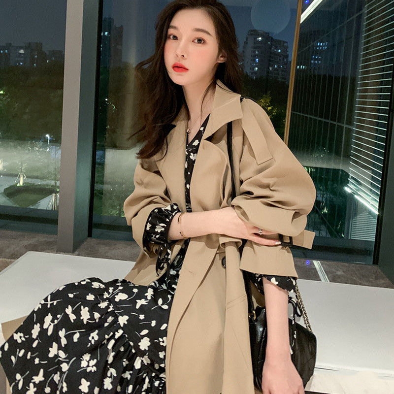 Lotte | Moderner eleganter Trenchcoat