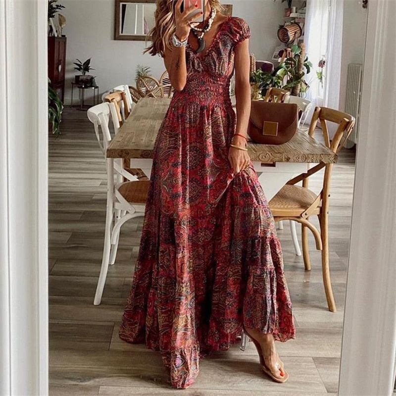 Minerva | Kurzärmeliges Maxikleid mit V-Ausschnitt und Boho-Print