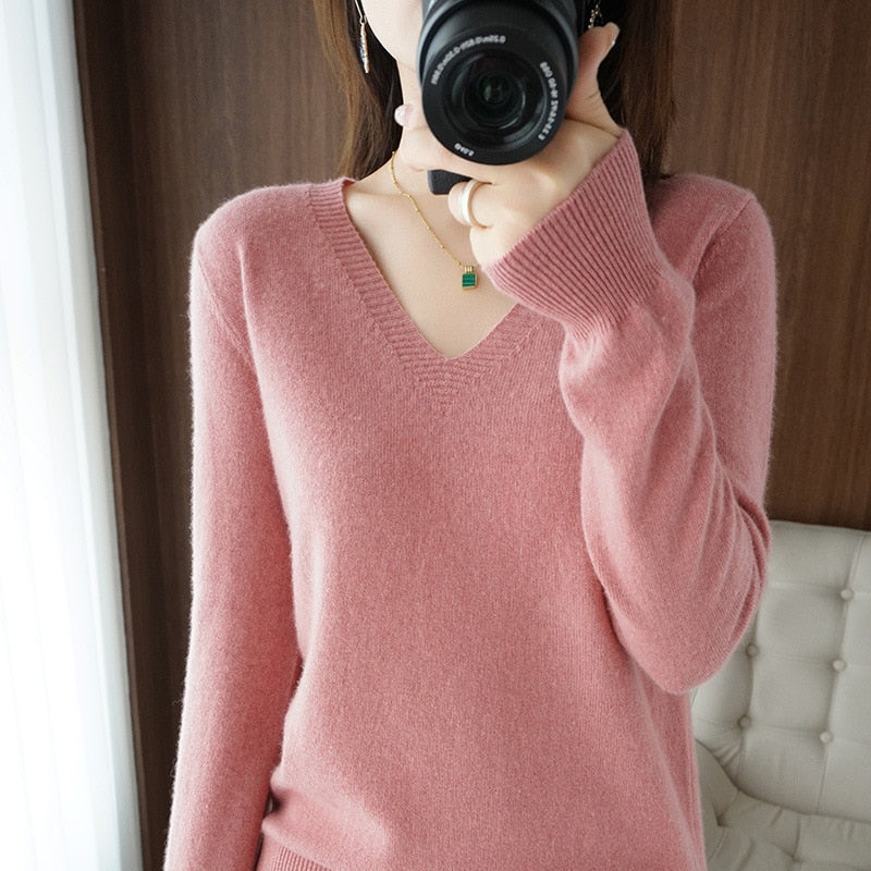 Fleur | Minimalistischer Pullover mit V-Ausschnitt aus leichtem Strick