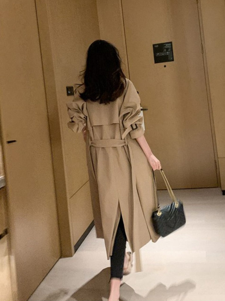Lotte | Moderner eleganter Trenchcoat