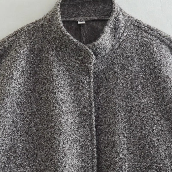 Tess | Einfarbige Jacke mit Reißverschluss in lockerer Passform