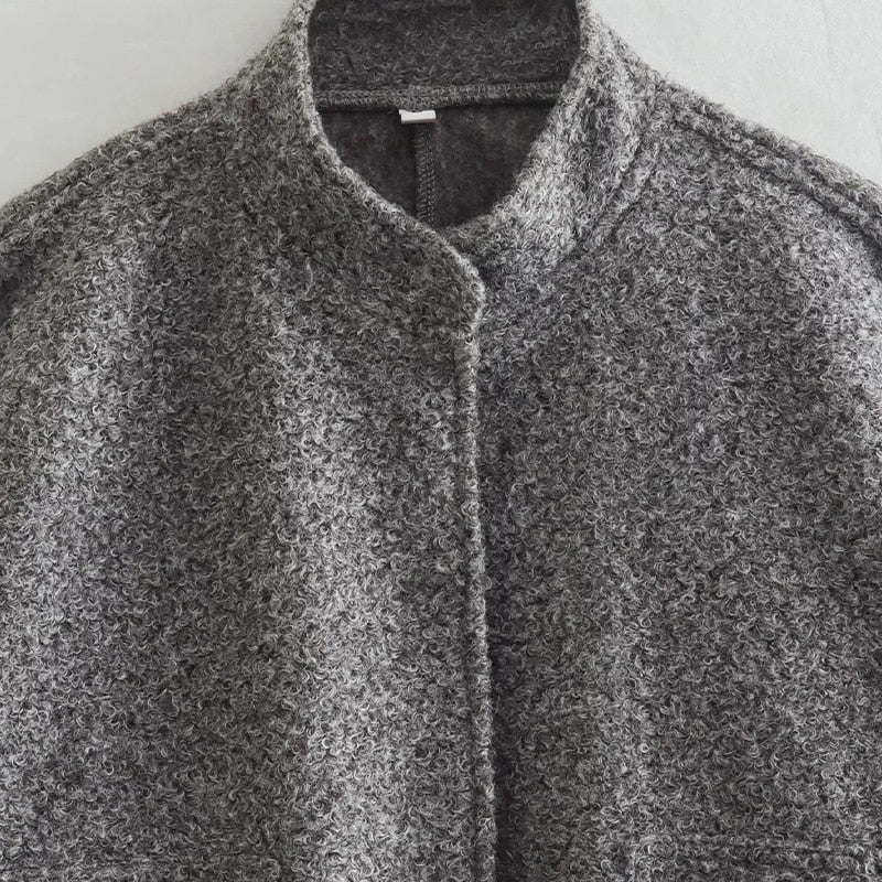 Tess | Einfarbige Jacke mit Reißverschluss in lockerer Passform