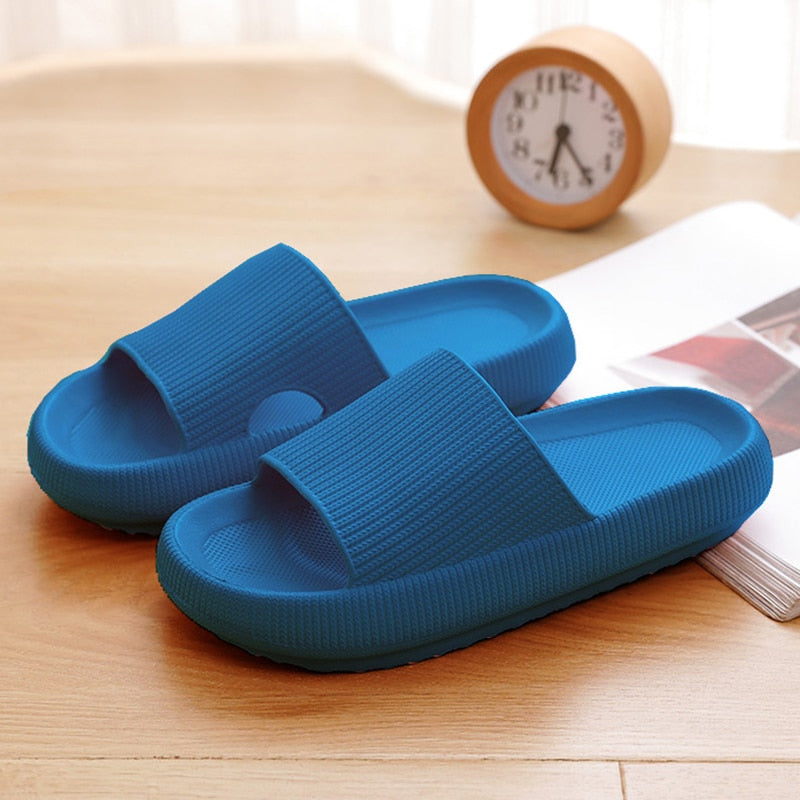 Sofia | Badeslipper mit dickem Plateau