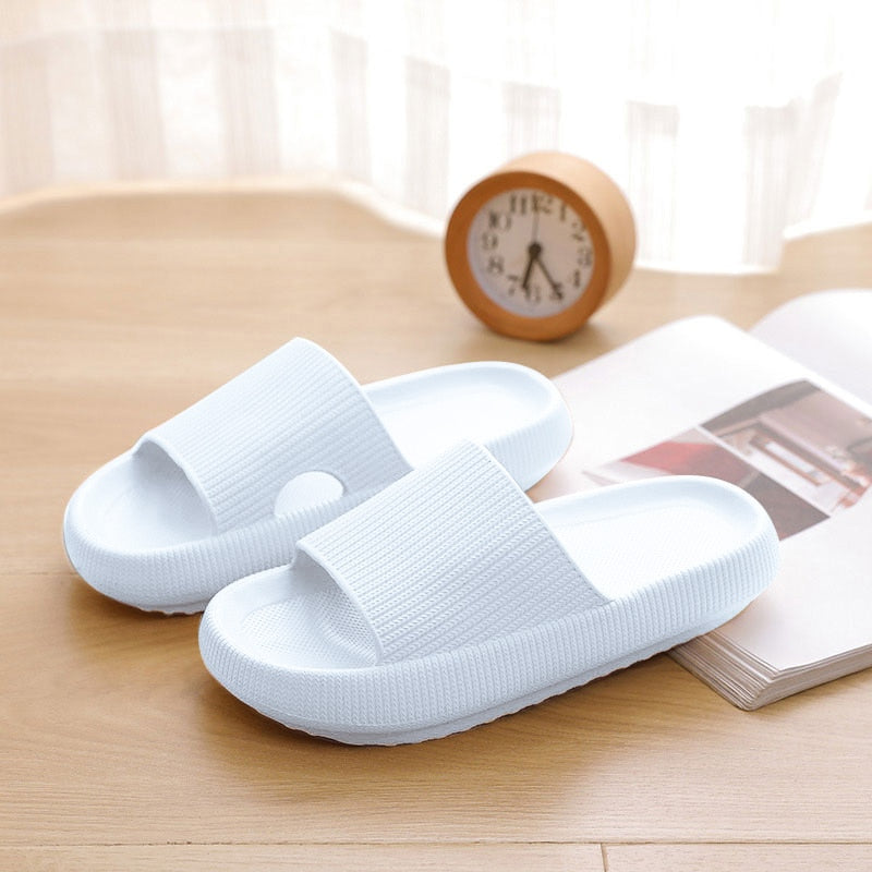 Sofia | Badeslipper mit dickem Plateau