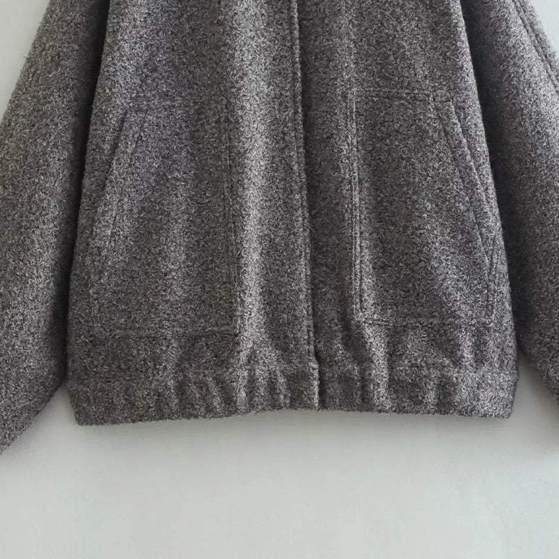 Tess | Einfarbige Jacke mit Reißverschluss in lockerer Passform
